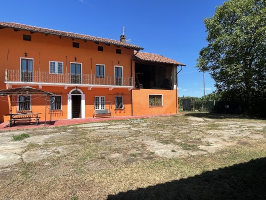 BIANZE': Casale ristrutturato