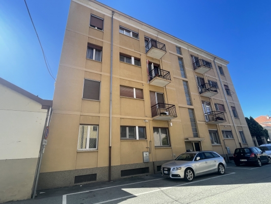 SANTHIA\\\': Alloggio in ottimo stato
