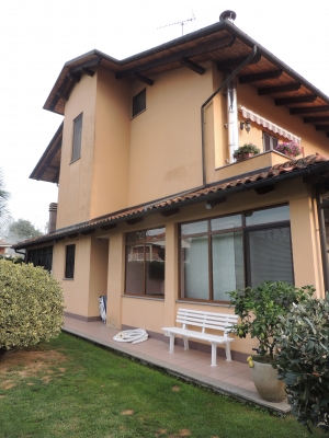 CAVAGLIA': Villa in ottimo stato