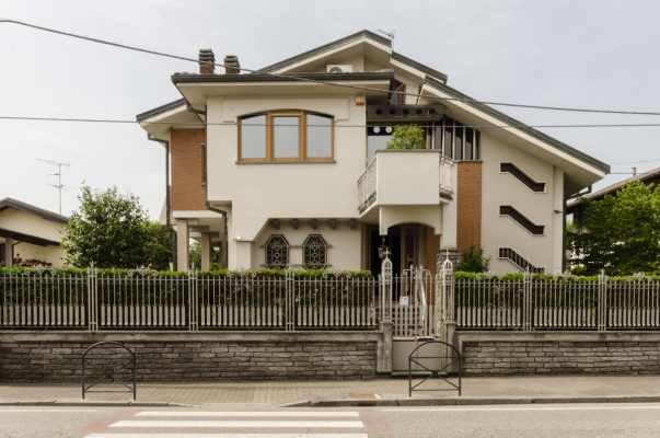 SAN GERMANO: Villa di ampia metratura